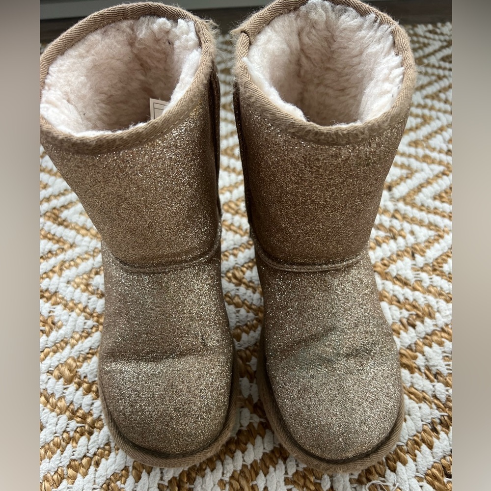 Ugg Girls Classic Gold Glitter Boot, Size 2